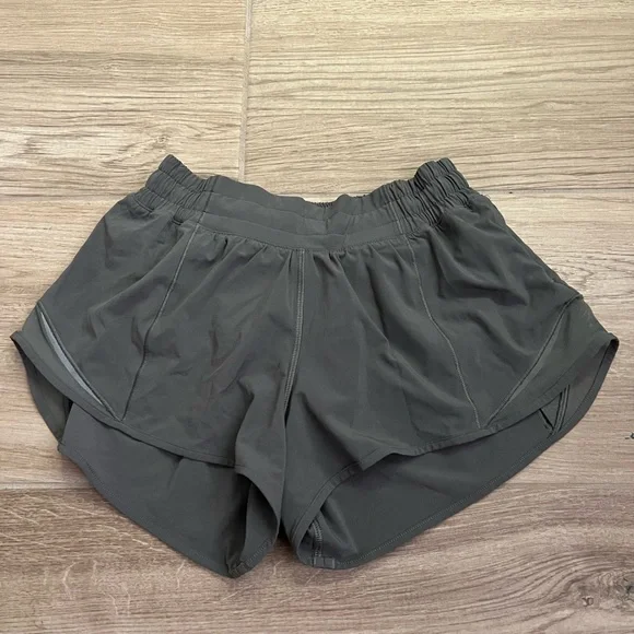 Lulu hotty hot shorts gray sage - Picture 3 of 5